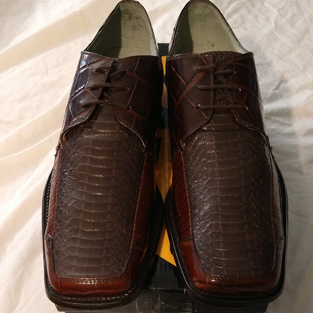 Stacy Adams Brown Leather Oxfords with Textured Finish